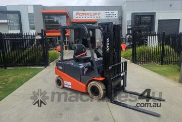 Toyota Forklift 2.5T Electric Container Mast - New Battery (Unit#:U963)