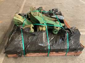 *UNRESERVED* Pallet of Earthmoving GET's Including Bucket Teeth & Vertical Wear Plates - picture2' - Click to enlarge