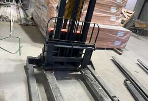 Jialift CL series electric pallet stacker
