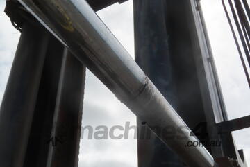 Omega 36LC Container Handling Truck