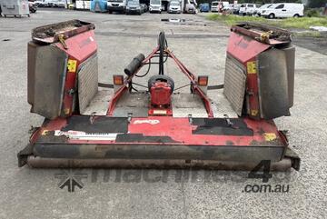 Trimax   Stealth S3 wing mower