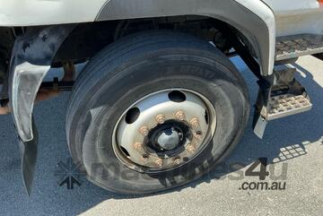 2010 Nissan UD PK10 Curtainsider