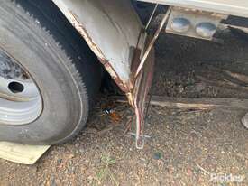 2005 Mitsubishi FV 500 Refrigerated Pantech - picture1' - Click to enlarge