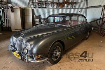 Jaguar   1965 S-Type