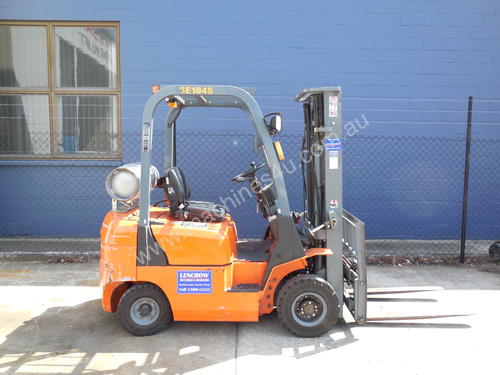 1800KG container entry forklift for hire