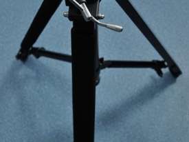 Tripod Set - picture0' - Click to enlarge