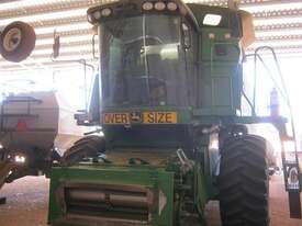 JD 9660 STS GRAIN COMBINE - picture2' - Click to enlarge