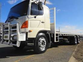 2004 Hino GH - picture0' - Click to enlarge