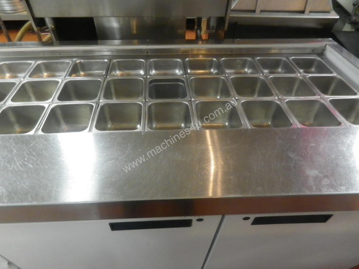 caption Williams refrigerated preparation counter