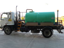 2005 MITSUBISHI WATER TRUCK - picture0' - Click to enlarge