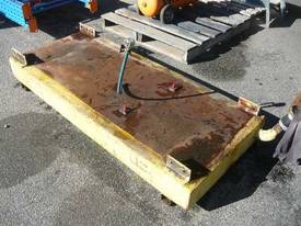 MACHINERY SKID BASE FUEL TANK/250LITRES - picture1' - Click to enlarge