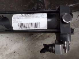 PARKER PNEUMATIC CYLINDER ASSEMBLY 2.5inch BORE #G - picture0' - Click to enlarge