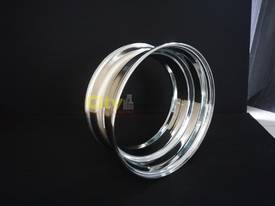 8.25x22.5 Chrome Spider Rims - picture0' - Click to enlarge