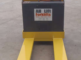 Yale Pallet Mover - Electric - PRICE REDUCED - picture0' - Click to enlarge