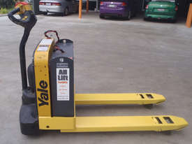 Yale Pallet Mover - Electric - PRICE REDUCED - picture1' - Click to enlarge