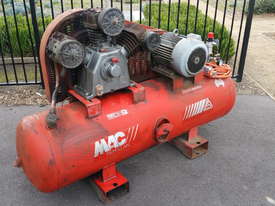Compressor McMillan 52 CFM 10-hp, 300L, 3-cyl - picture0' - Click to enlarge