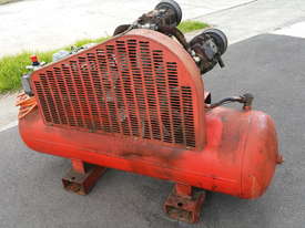 Compressor McMillan 52 CFM 10-hp, 300L, 3-cyl - picture2' - Click to enlarge