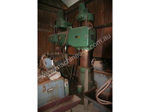 CHINESE MADE RADIAL DRILL