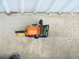 MS250 Chain Saw - picture1' - Click to enlarge