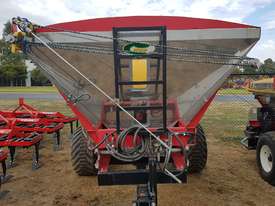 2018 IRIS VIKING 4000 TRAILING BELT SPREADER (4000L) - picture1' - Click to enlarge