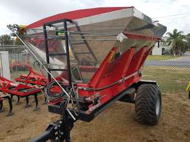 2018 IRIS VIKING 4000 TRAILING BELT SPREADER (4000L) - picture2' - Click to enlarge