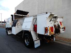 Mitsubishi FM600 Cab chassis Truck - picture1' - Click to enlarge