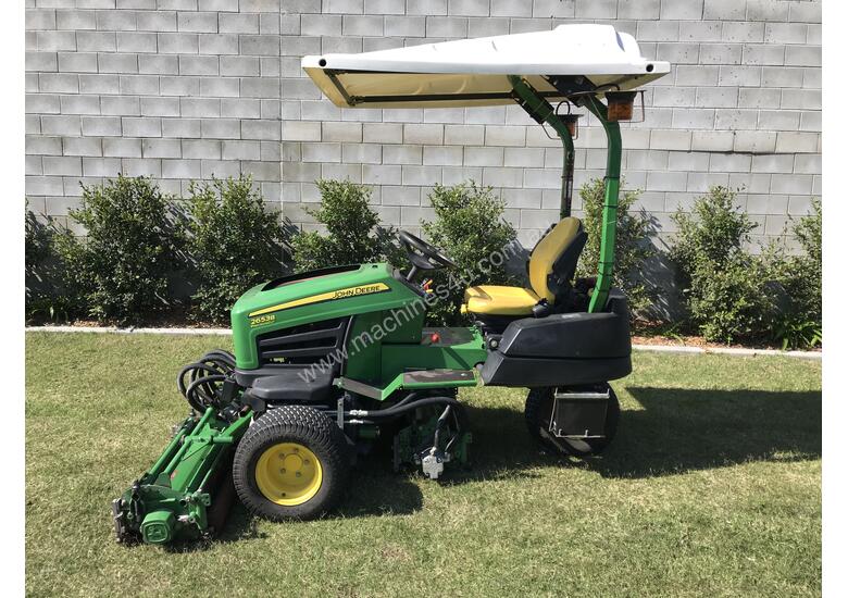 caption JOHN DEERE 2653B PRECISION CUT