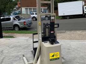 Crown 1T Walkie Stacker Forklift with 3.3m lift FOR SALE - picture2' - Click to enlarge