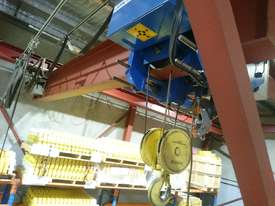 10T Underslung Crane - picture2' - Click to enlarge