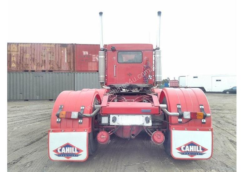 caption Kenworth T404