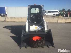 2017 Bobcat S450 - picture1' - Click to enlarge