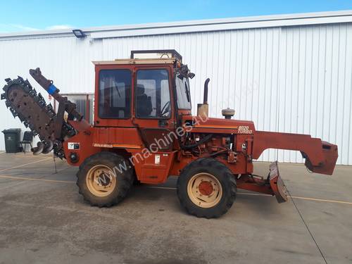 Ditch Witch  8020T Trencher