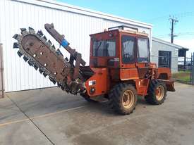 Ditch Witch  8020T Trencher - picture0' - Click to enlarge