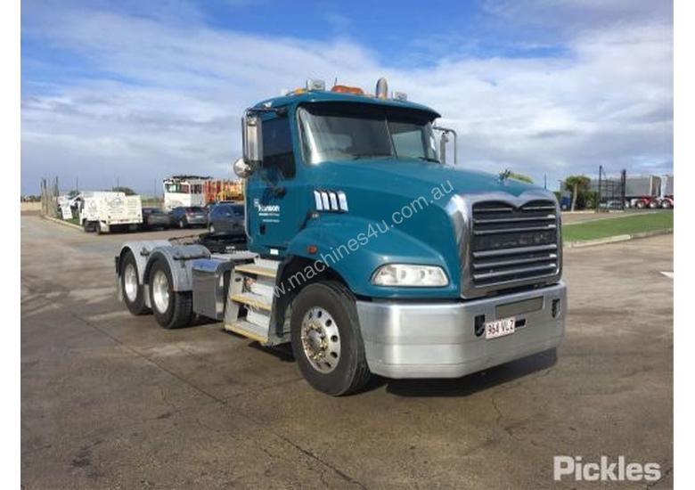 caption 2015 Mack Granite