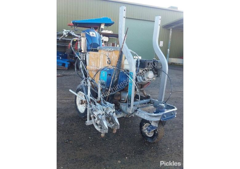 Buy Used graco Graco LineLazer IV 5900 Box Trailer in , Listed on