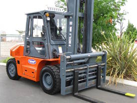 Heli 5-7 ton LPG Forklift with lots of options - picture1' - Click to enlarge