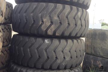 MURPHY'S TYRES - BIGGEST RANGE OF   Earthmover tyres