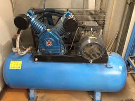 COMPRESSOR plus Refrigerated Air Dryer - picture0' - Click to enlarge