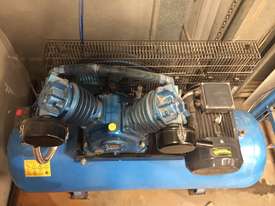COMPRESSOR plus Refrigerated Air Dryer - picture1' - Click to enlarge