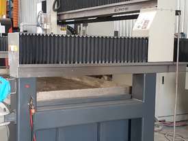 CNC WATER JET CUTTING MACHINE WITH 1m Z AXIS - picture1' - Click to enlarge