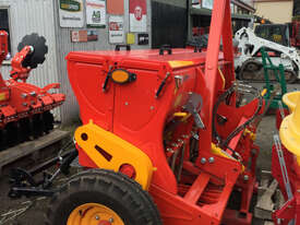 Agromaster BM18 Seed Drills Seeding/Planting Equip - picture1' - Click to enlarge