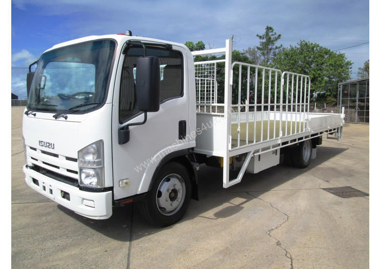 caption Isuzu NQR450 Tray Truck