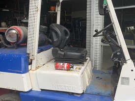 4 Tonne Container Mast Forklift For Sale!  - picture0' - Click to enlarge