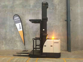 Crown SP3500 Stock Picker Forklift - picture1' - Click to enlarge