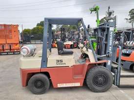 Nissan 3.5 Ton Container mast forklift 4.3m lift LPG Side shift - picture2' - Click to enlarge