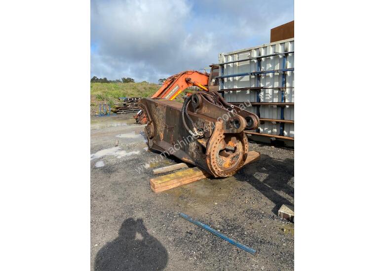 caption Labounty Scrap Shear