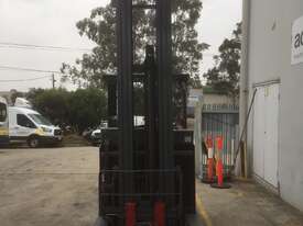 2.0T Battery Electric Sit Down Reach Truck - picture0' - Click to enlarge