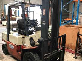 NISSAN 2 TON LPG 4.5m MAST FORKLIFT WITH SIDE SHIFT & REVERSE ALARM - picture0' - Click to enlarge