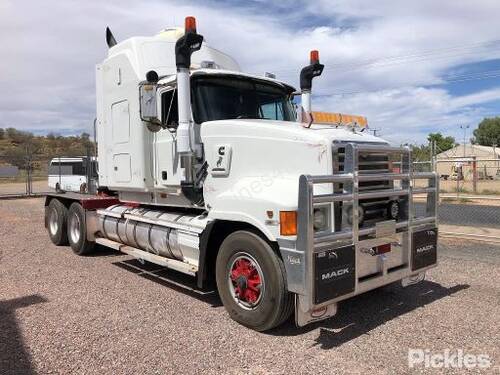 2002 Mack Superliner