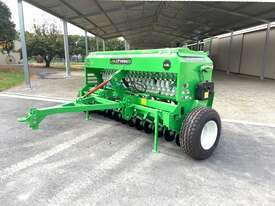 LINA 2.5m TRAILING TWIN DISC SEED DRILLS WITH FERTILIZER BOX ,PRESS WHEELS,REAR HARROW - picture2' - Click to enlarge